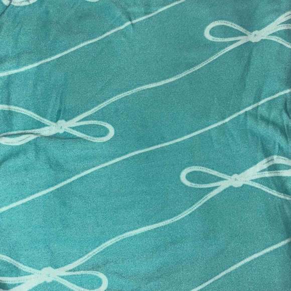 🎀RARE🎀 LuLaRoe Bow Leggings TALL & CURVY $50/Pair - Picture 4 of 4